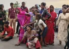 Gonda News: गोंडा में रेलवे ट्रैक के पास मिला युवक का शव, हत्या का आरोप; हाईवे पर शव रखकर परिजनों ने किया प्रदर्शन