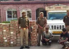 Deoria News: बिहार ले जाई जा रही अवैध अंग्रेजी शराब की बड़ी खेप जब्त, दो तस्कर गिरफ्तार