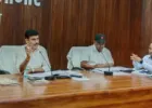 डीएम ने 25 विभागीय एजेंडों की समीक्षा की, लंबित मामलों पर जताई नाराजगी, कई अधिकारियों के वेतन रोकने के निर्देश