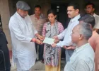 बलिया: हाईटेंशन करंट हादसे के पीड़ित परिवार को ₹10 लाख की सहायता, सीमा यादव को सौंपा गया चेक