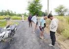 Ballia News : सड़क निर्माण में घटिया गुणवत्ता का आरोप, ग्रामीणों ने काम रुकवाया