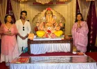 गणपति पंडाल पहुंचीं ‘थोड़ी सी उम्मीद, थोड़ा सा आसमान’ की आरती बिराजदार, किताब-पेन की अपील ने खींचा ध्यान