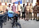बलिया में राहगीरों से बाइक लूटने वाले गिरोह का पर्दाफाश, चार गिरफ्तार