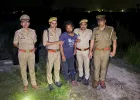 गड़वार में पुलिस मुठभेड़, शातिर गौ तस्कर के पैर में लगी गोली; तमंचा-कारतूस बरामद