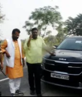 Bihar Assembly Election 2025: यूपी के पूर्व BJP विधायक धनंजय कन्नौजिया बिहार में शराब के साथ गिरफ्तार, बेतिया प्रशासन सख्त