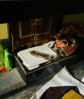 Ballia News: बांसडीह में पुलिसिंग फेल, चोरों ने कारोबारी गुड्डू सिंह के घर से लाखों का माल पार किया
