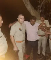 Encounter in Ballia: पुलिस मुठभेड़ में गो-तस्कर गिरफ्तार, पैर में लगी गोली