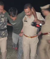 अमेठी में पुलिस मुठभेड़: गोकशी की योजना बनाते हुए शातिर बदमाश गिरफ्तार, तमंचा और उपकरण बरामद