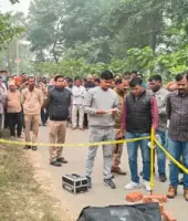 Ballia News : नहर मार्ग पर युवक का कटा गला मिला, धारदार हथियार से हत्या, मामले की जांच में जुटी पुलिस