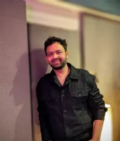 एक दमदार कहानी को गानों के ज़रिए बयाँ करना एक भावुक और चुनौतीपूर्ण सफ़र था! इमरान हाशमी और यामी गौतम धर अभिनीत फ़िल्म ‘हक़’ के लिए गीत लिखने पर कौशल किशोर