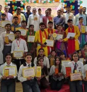 Ballia News : एकदिवसीय युवा उत्सव में चमकी प्रतिभा, युवाओं ने दिखाई अपनी रचनात्मक ताकत