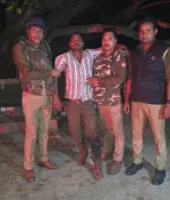 बलिया में पुलिस मुठभेड़: आजमगढ़ का वांछित गौ-तस्कर गिरफ्तार, पैर में लगी गोली