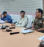 एक्शन मोड में डीएम: बलिया के इस पुल पर ट्रकों के अवैध परिवहन पर कसी सख्ती