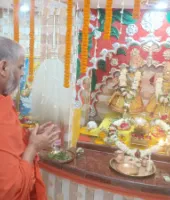Ballia: श्री राधा स्वामी मंदिर पहुंचे संत जीयर स्वामी जी महाराज, दिए सत्संग और भक्ति का संदेश