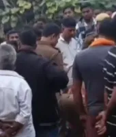 Deoria News: छत पर खेलते समय करंट की चपेट में आई 5 साल की बच्ची, मौत से परिवार में मचा कोहराम