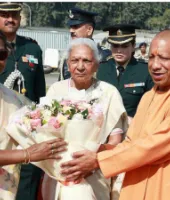 लखनऊ पहुंचीं राष्ट्रपति द्रौपदी मुर्मू, मुख्यमंत्री और राज्यपाल ने किया भव्य स्वागत