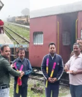 लखीमपुर खीरी: 4 महीने बाद मैलानी–नानपारा रूट पर फिर से चली ट्रेन, स्टेशनों पर दिखी खुशी की लहर