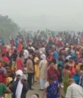 Kartik Purnima 2025:  महराजगंज में श्रद्धा का सैलाब, छोटी गंडक के पवित्र जल में डुबकी लगाकर भगवान भास्कर को किया नमस्कार 