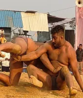 बाराबंकी : भूरा, लकी थापा, प्रवेश और बाबा लाड़ी ने अपने-अपने मुकाबलों में हासिल की जीत