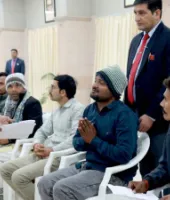 सीएम योगी सख्त: धान क्रय केंद्रों की मनमानी पर डीएम को फटकार, औचक निरीक्षण के निर्देश