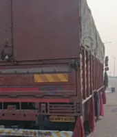 पूर्वांचल एक्सप्रेस-वे पर शराब चोरी का मामला, आबकारी निरीक्षक ने ट्रक चालक के खिलाफ दर्ज कराया गबन का मुकदमा