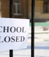 वाराणसी में सर्दी का सितम: घना कोहरा और गलन, कक्षा पांच तक के स्कूल 24 दिसंबर तक बंद