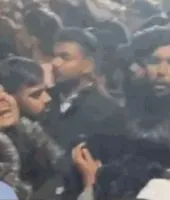 बलिया का आयुष हत्याकांड : बेटे का शव देखते ही मां बेसुध, कांपते हाथों से पिता ने दी मुखाग्नि