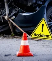 बस्ती में भीषण सड़क हादसा: अजमेर शरीफ जा रही तीर्थयात्रियों की बस ट्रक से भिड़ी, चार की मौत