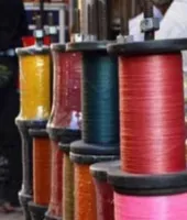 चाइनीज़ मांझे ने छीनी शिक्षक की जान, गर्दन कटने से दर्दनाक मौत; बेटी को स्कूल छोड़कर घर लौटते समय हुआ हादसा