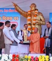 सीएम योगी की बड़ी घोषणा : बाबा साहेब की सभी मूर्तियों के लिए सुरक्षा घेरा और छत्र लगाएगी सरकार