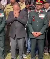 Hapur News: एक वर्षीय मासूम ने शहीद पिता को दी मुखाग्नि, कलेक्टर समेत अधिकारी हुए भावुक