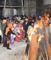 Lohri Festival : बाराबंकी में धूमधाम से मना लोहड़ी पर्व, भांगड़ा–गिद्दा पर झूमे लोग