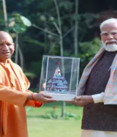 दिल्ली पहुंचे मुख्यमंत्री योगी : प्रधानमंत्री मोदी से की शिष्टाचार भेंट, अहम मुद्दों पर हुई चर्चा