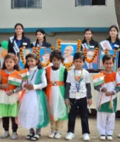 मन:स्थली एजुकेशन सेंटर में धूमधाम से मना 77वां गणतंत्र दिवस, बच्चों की प्रस्तुतियों ने मोहा मन