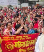 आंगनबाड़ी कार्यकर्ताओं ने पूर्णकालिक सरकारी कर्मचारी का दर्जा देने की मांग उठाई