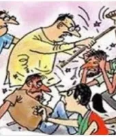 बलिया में दो सगे भाइयों के परिवार आमने-सामने, जमकर चले लाठी-डंडे; 10 घायल