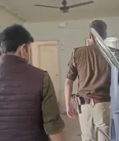 ग्रेटर नोएडा वेस्ट में युवती की गोली लगने से मौत, दिल्ली पुलिस के हेड कांस्टेबल की लाइसेंसी पिस्टल से चली गोली