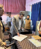 बलिया सीडीओ ने विकास भवन का किया निरीक्षण, अव्यवस्था पर नाराजगी; अनुपस्थित अधिकारी पर कार्रवाई