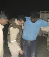 आजमगढ़ में मुठभेड़ के बाद दो गोतस्कर गिरफ्तार, एक घायल