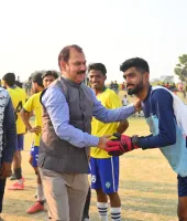 सुखपुरा खेल महोत्सव: अन्तर्जनपदीय फुटबाल का खिताबी मुकाबला पडरौना और झारखण्ड के बीच