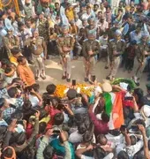 तिरंगे में लिपटे सीआरपीएफ जवान राजकुमार को देख रो पड़ा गांव, अंतिम दर्शन को उमड़ा जनसैलाब