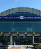 वाराणसी एयरपोर्ट पर स्विस नागरिक के बैग से प्रतिबंधित सैटेलाइट फोन बरामद, पूछताछ के बाद छोड़ा गया