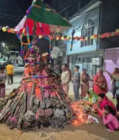 Amroha : विधि-विधान से हुआ होलिका पूजन, देर रात जिलेभर में हुआ होलिका दहन