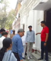 बलिया कलेक्ट्रेट में व्यवस्थाओं को सुधारने की पहल, डीएम ने किया निरीक्षण