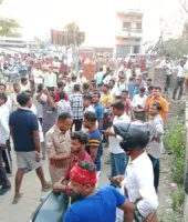 बलिया में प्रसूता की मौत पर हंगामा, निजी नर्सिंग होम पर लापरवाही का आरोप