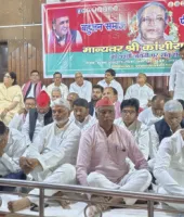 बलिया : सामाजिक परिवर्तन के महानायक कांशीराम को समाजवादियों ने किया नमन