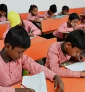 बलिया : परिषदीय विद्यालयों की वार्षिक परीक्षा शुरू, 2.45 लाख से अधिक परीक्षार्थी शामिल