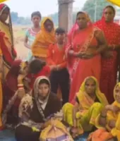 बलिया में आग का कहर : बेटी की शादी का सामान और नगदी जलकर राख, किशोरी झुलसी