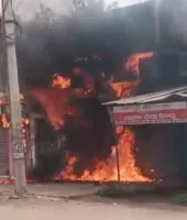 बलिया में एचडीएफसी बैंक के एटीएम में आग, मशीन जलकर खाक