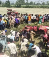 मुंडन कार्यक्रम में जा रही ट्रैक्टर-ट्रॉली पलटी, 5 की मौत; 15 घायल